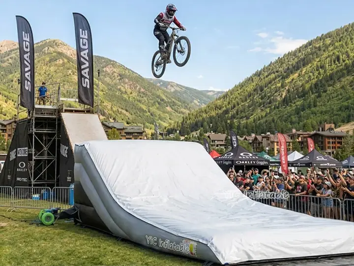 Airbag landing ramp