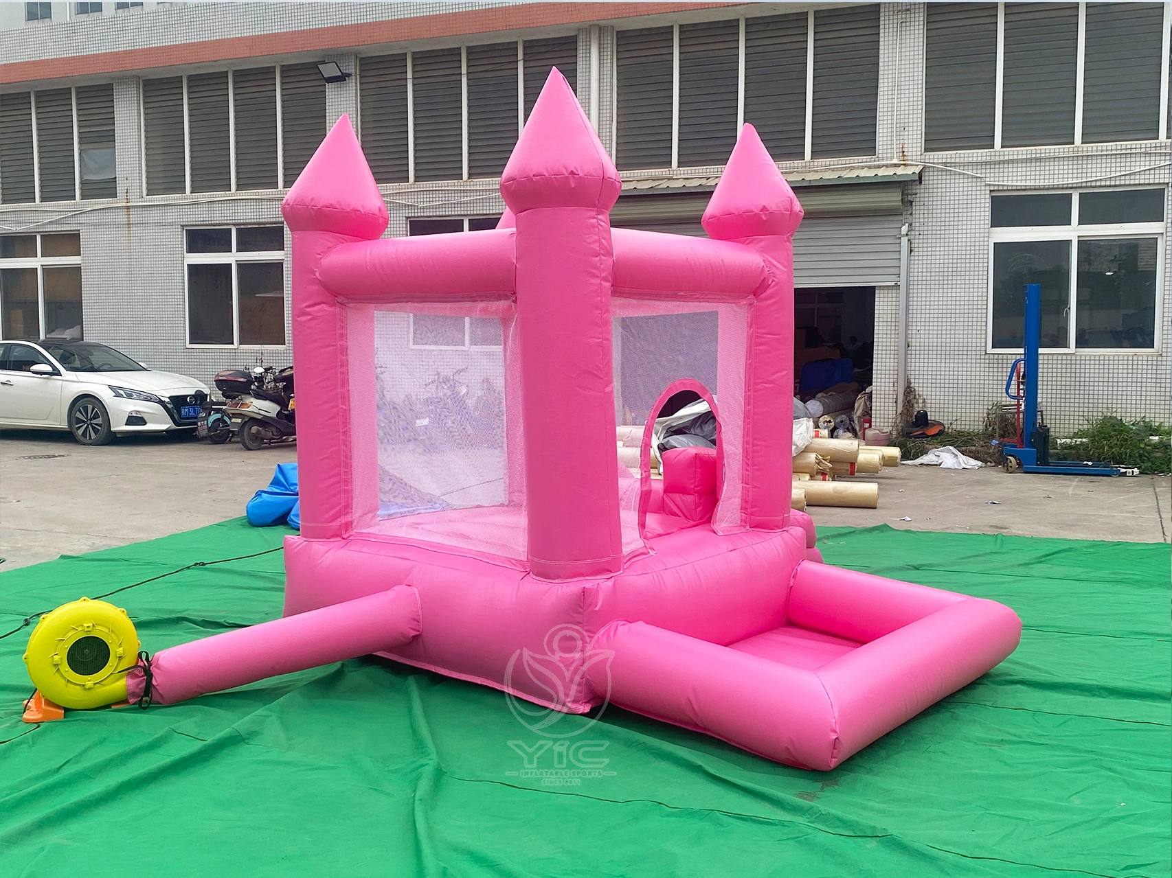 Small bounce house with ball pit product photo 2