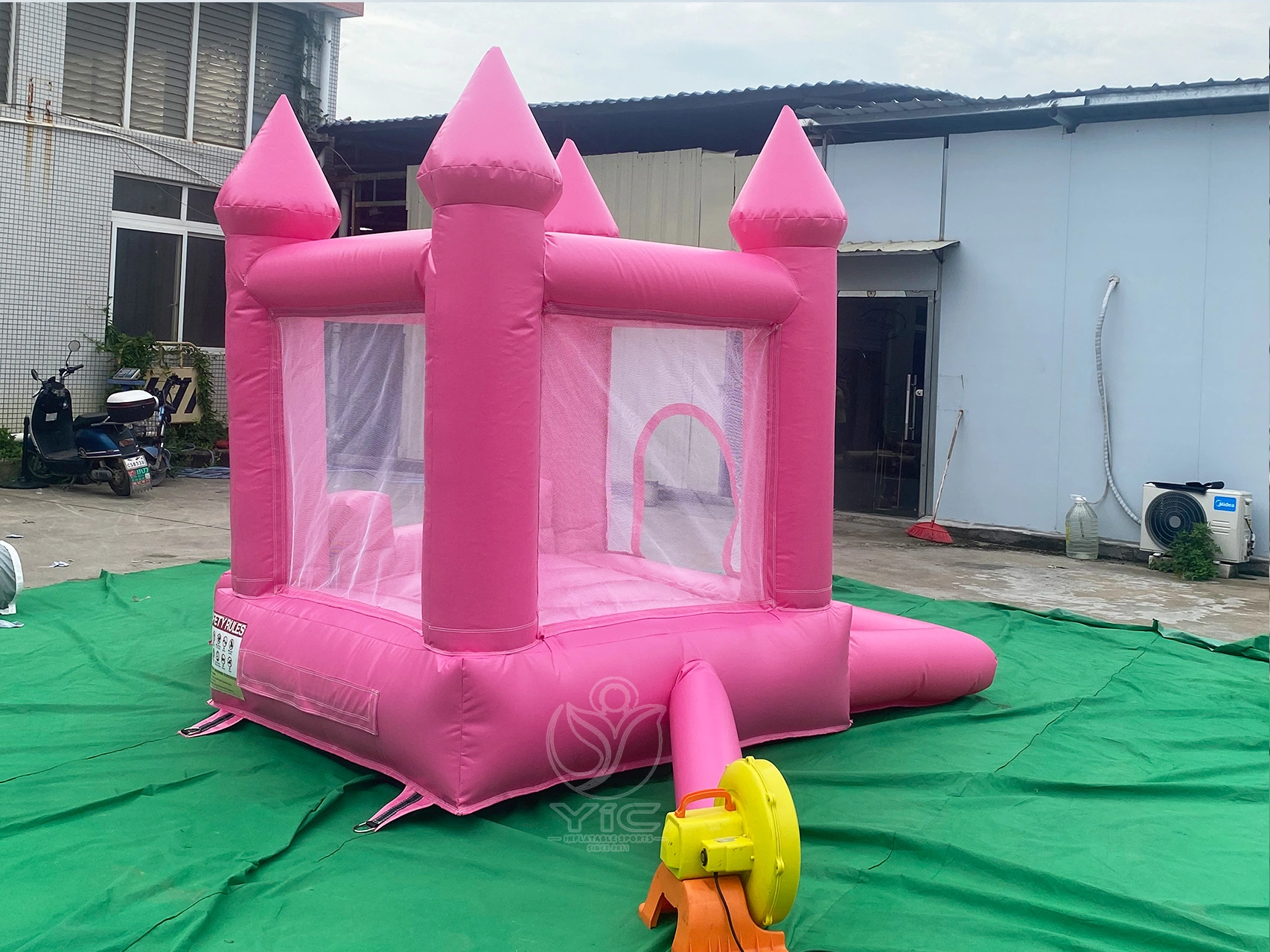 Small bounce house with ball pit product photo 5