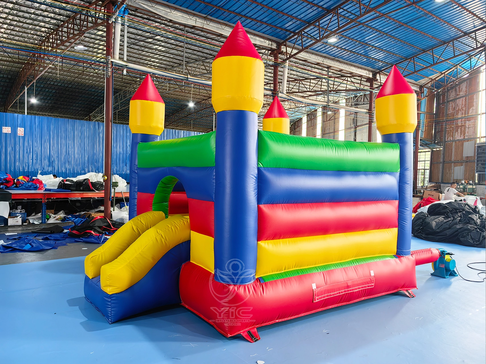 Small backyard bounce house product photo 2