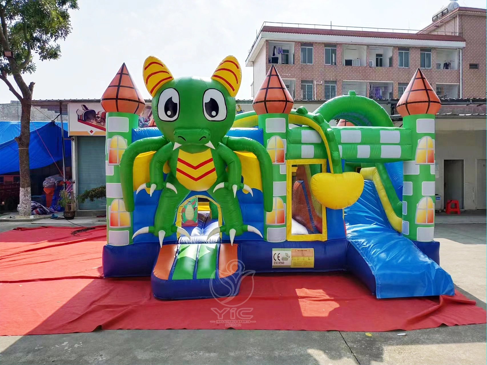 Dragon bounce house