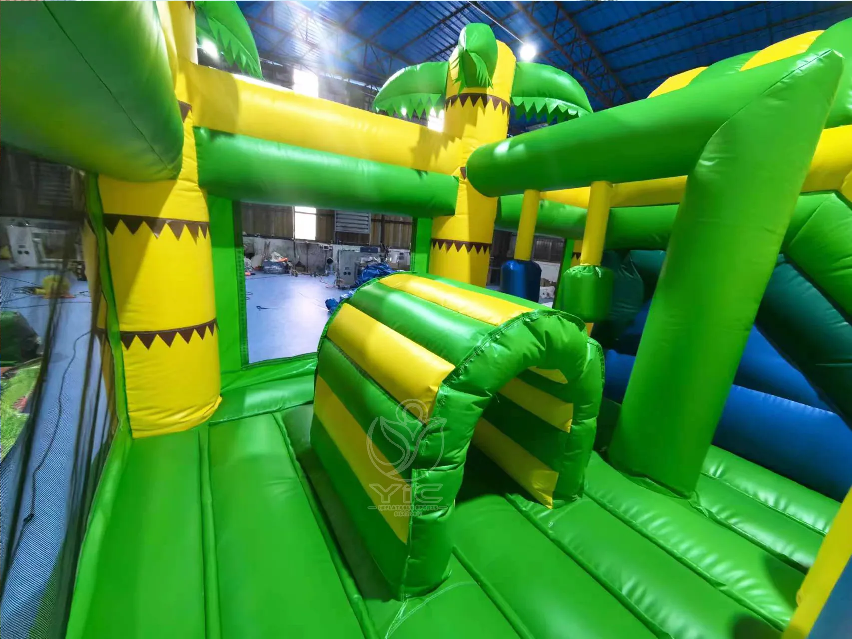 Giraffe bouncy castle product photo 4