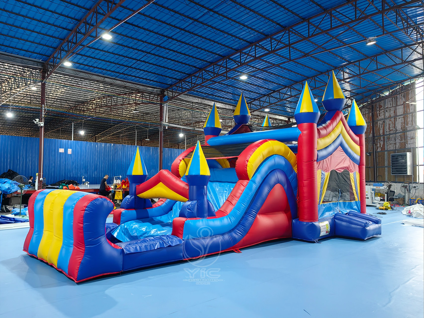 Dual lane slide bounce house