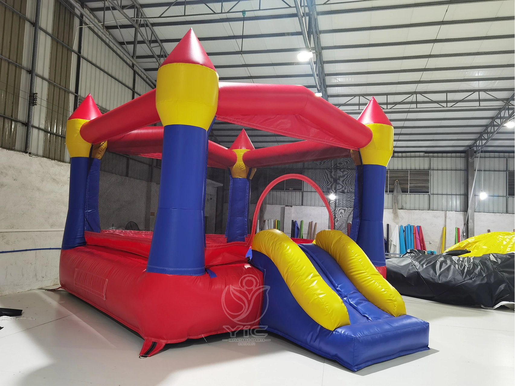 Heavy duty inflatable bounce house product photo 3