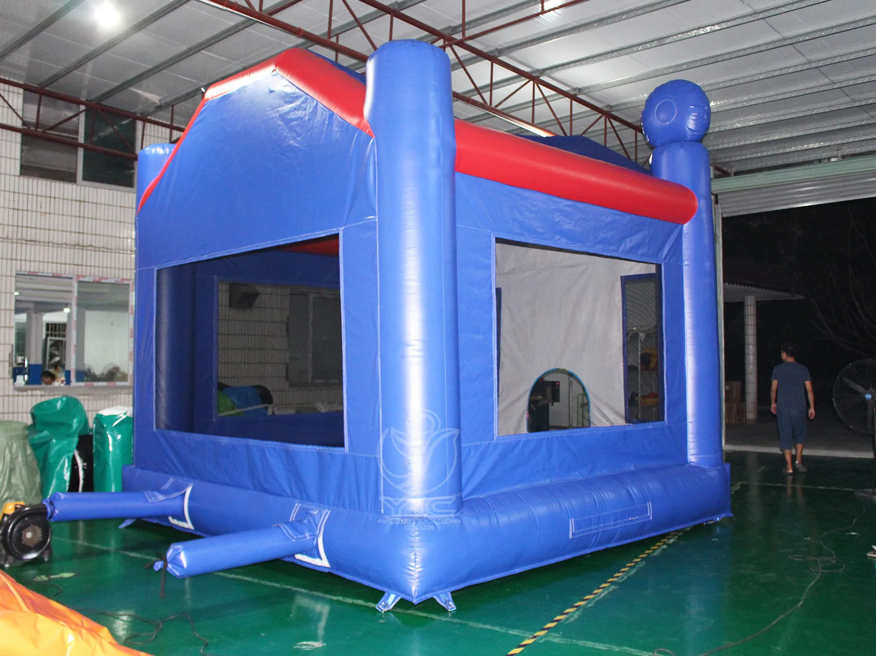 Princess bouncy castle product photo 2