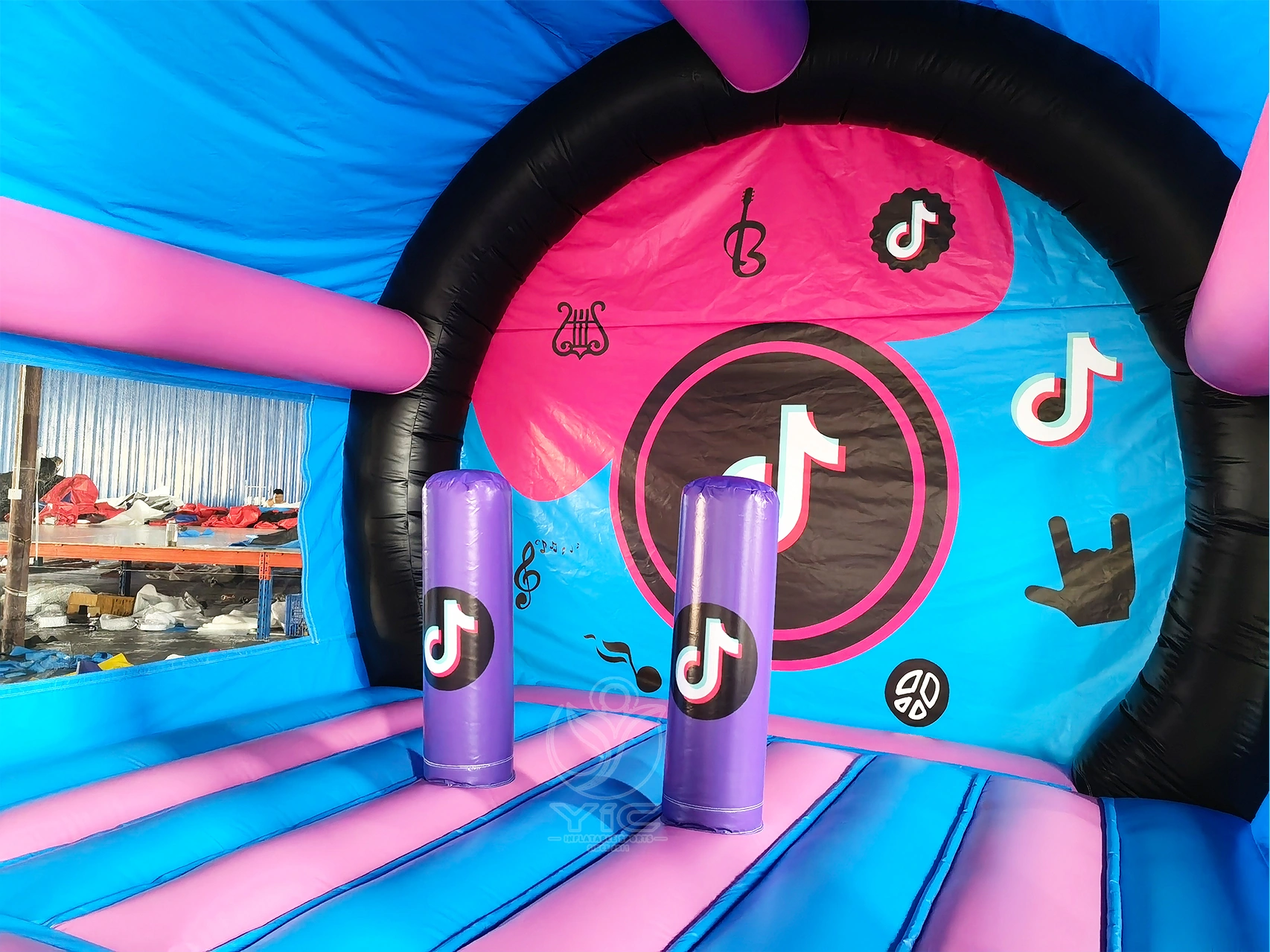 Tiktok bounce house product photo 4