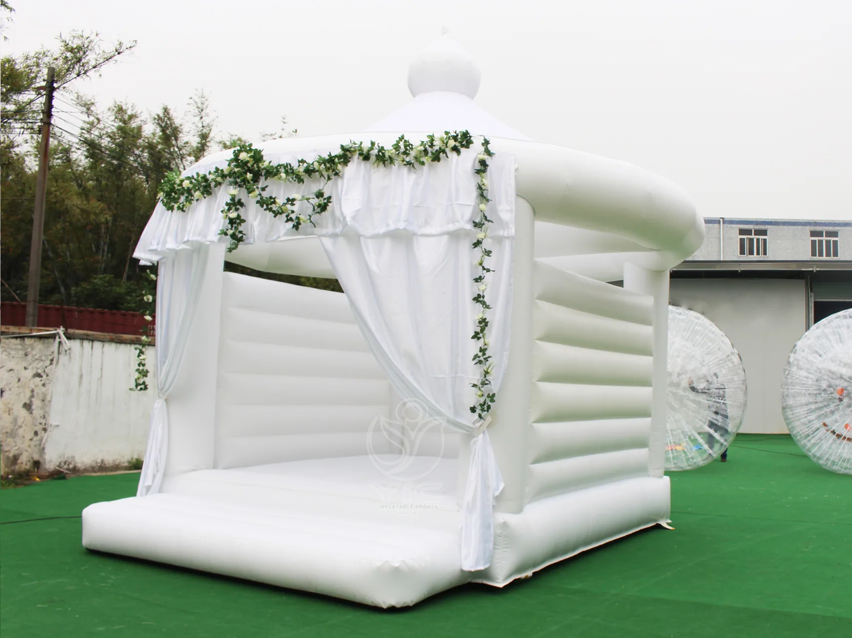 White wedding bounce house product photo 4