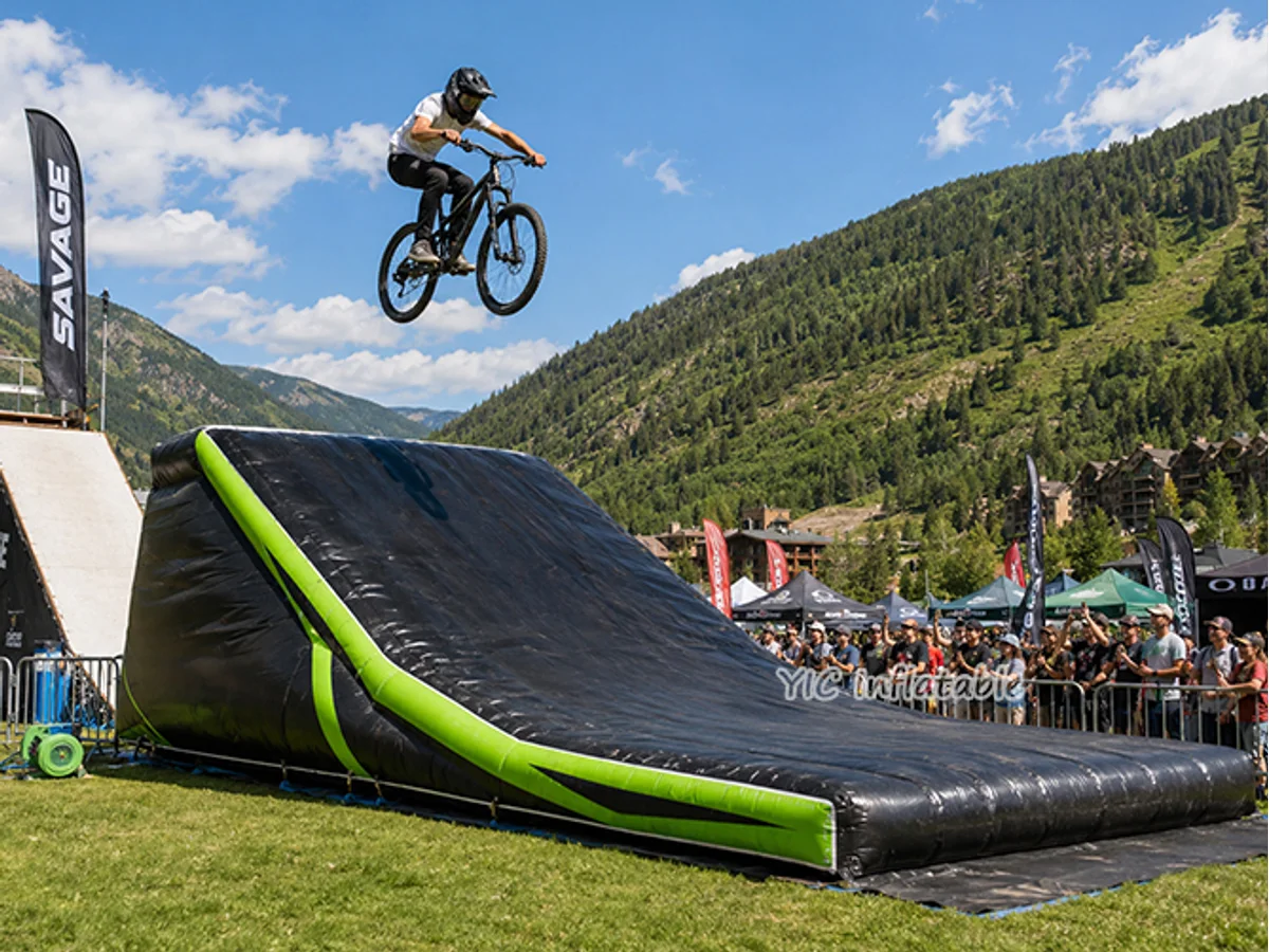 Fmx airbag landing, a commercial FMX and motocross landing airbag and inflatable landing airbag by YIC Inflatable Sports