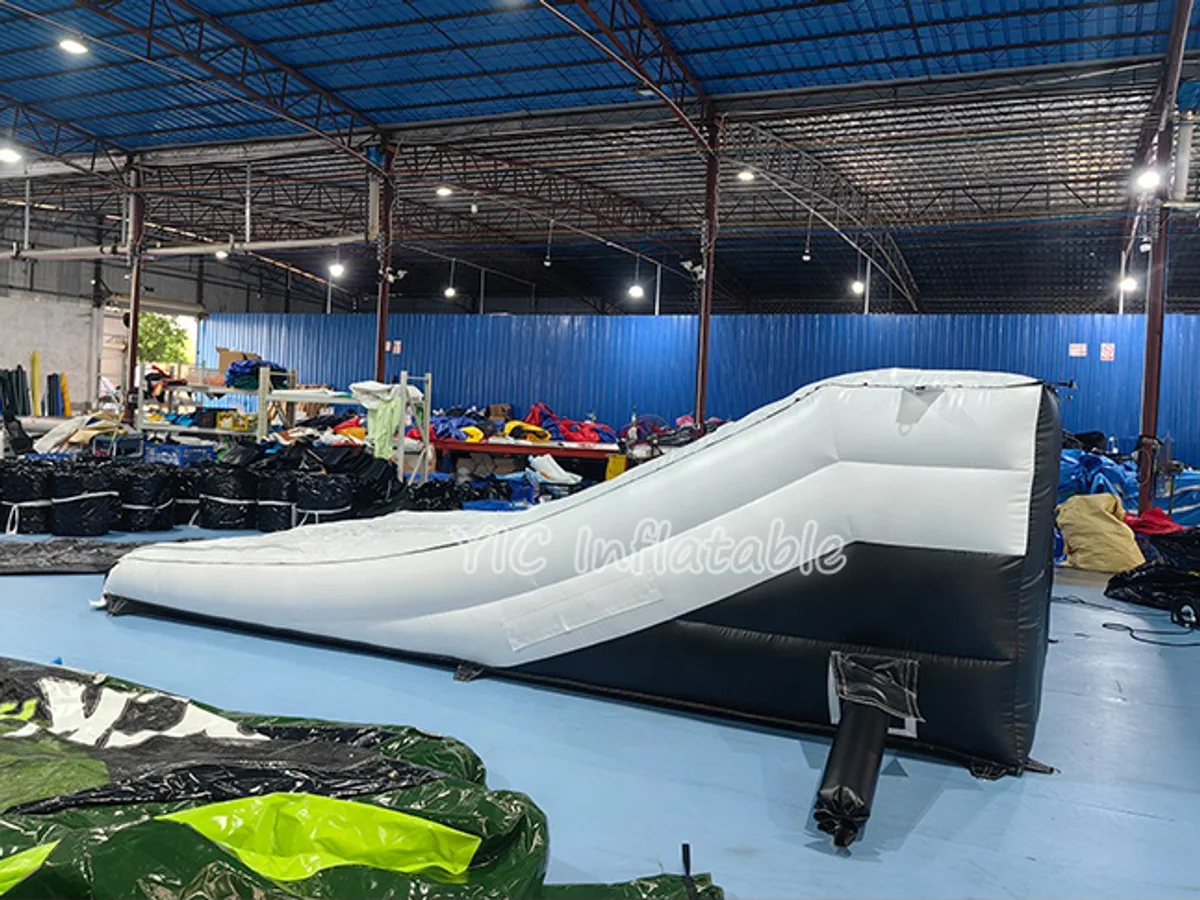 Inflatable landing ramp product photo 3