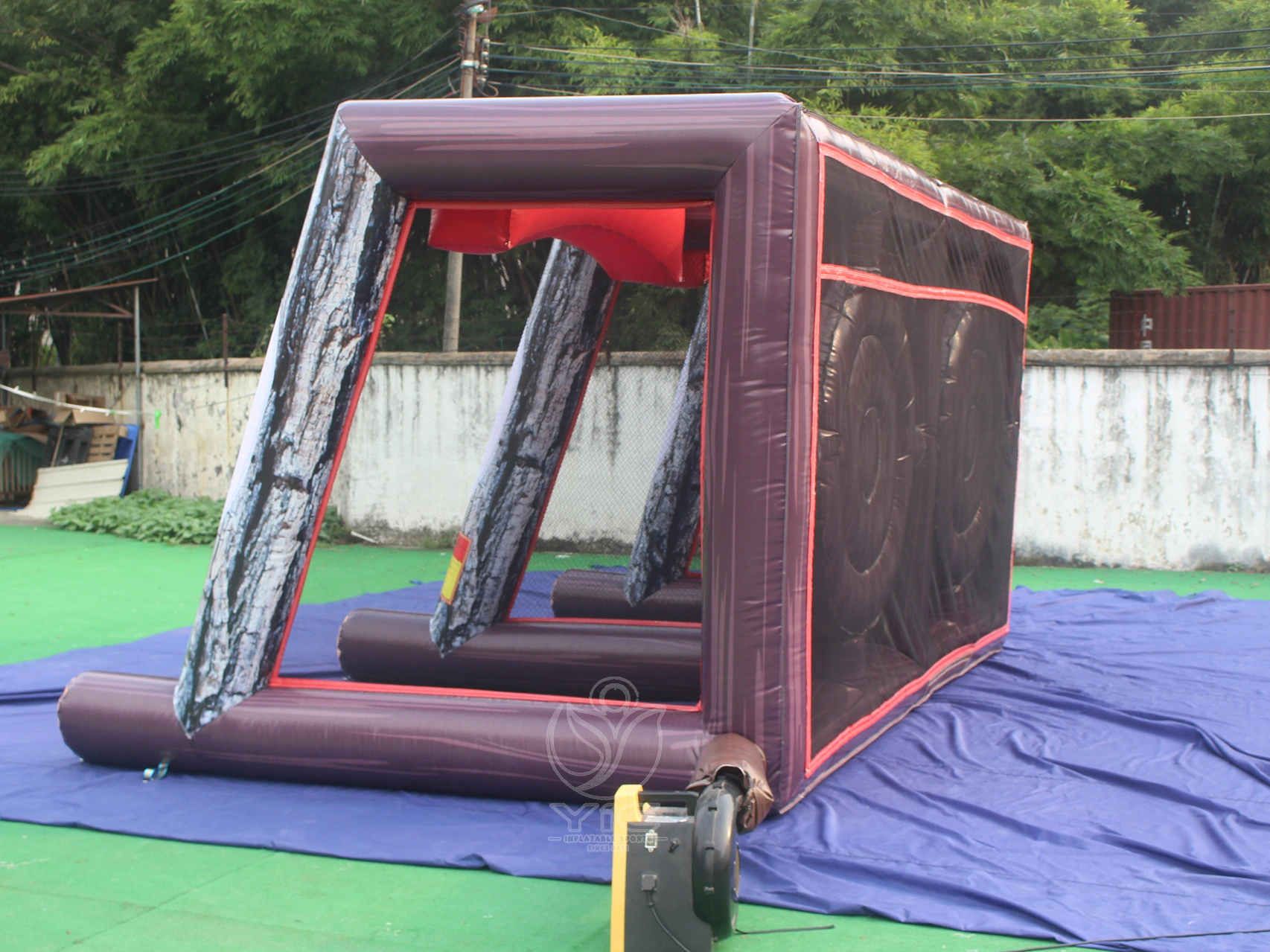 Double axe throwing inflatable product photo 4