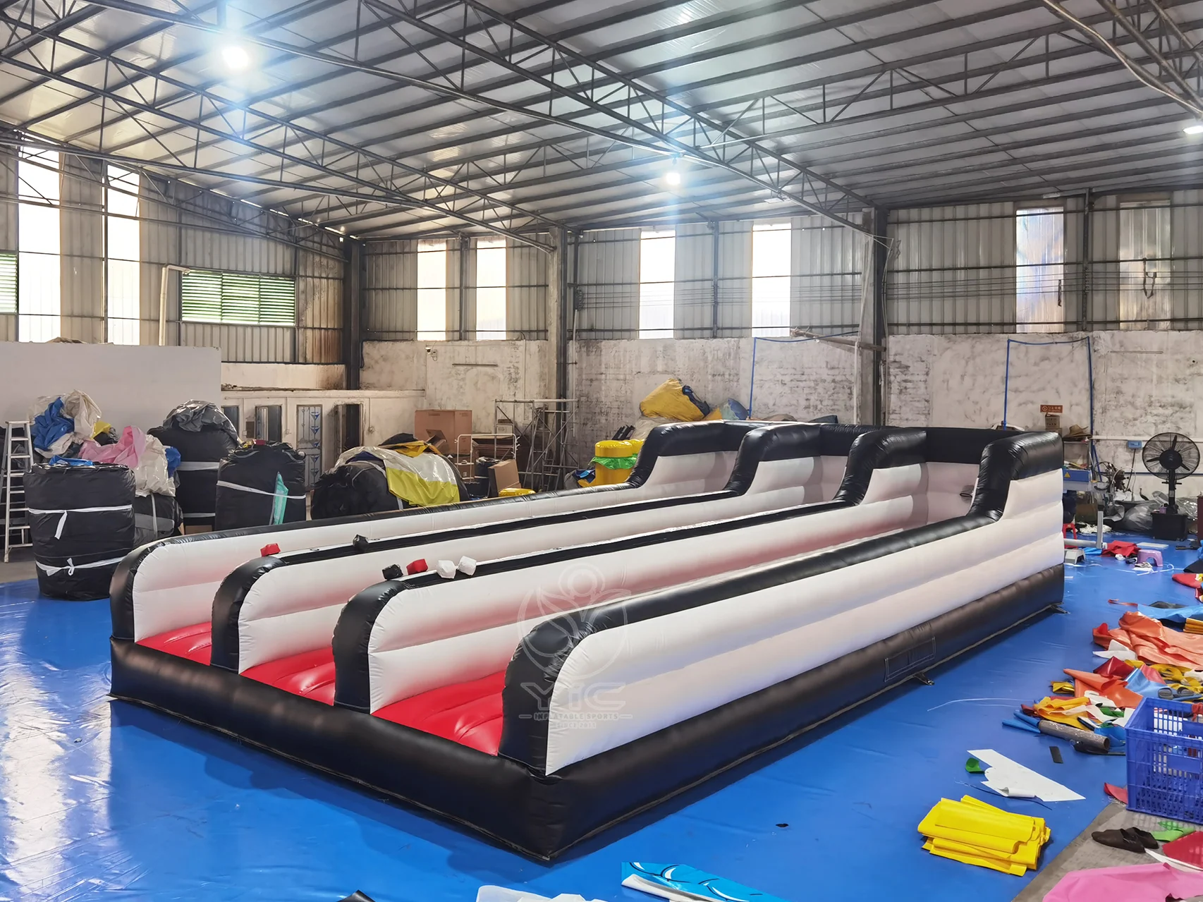 Blow up bungee run product photo 3