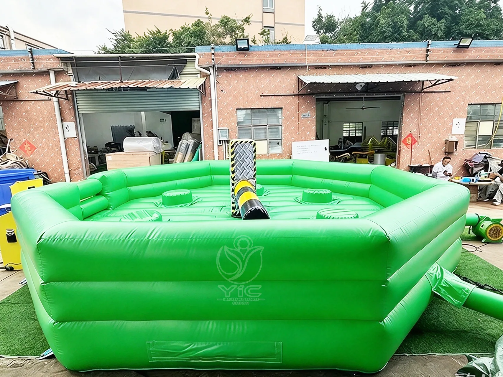Blow up wipeout course product photo 4