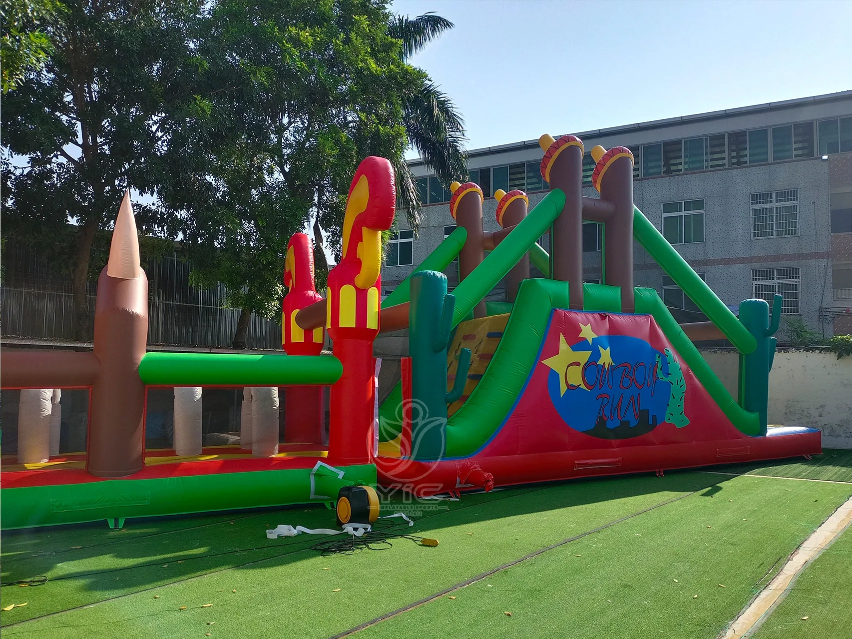 Western Bounce Obstacle Course product photo 3