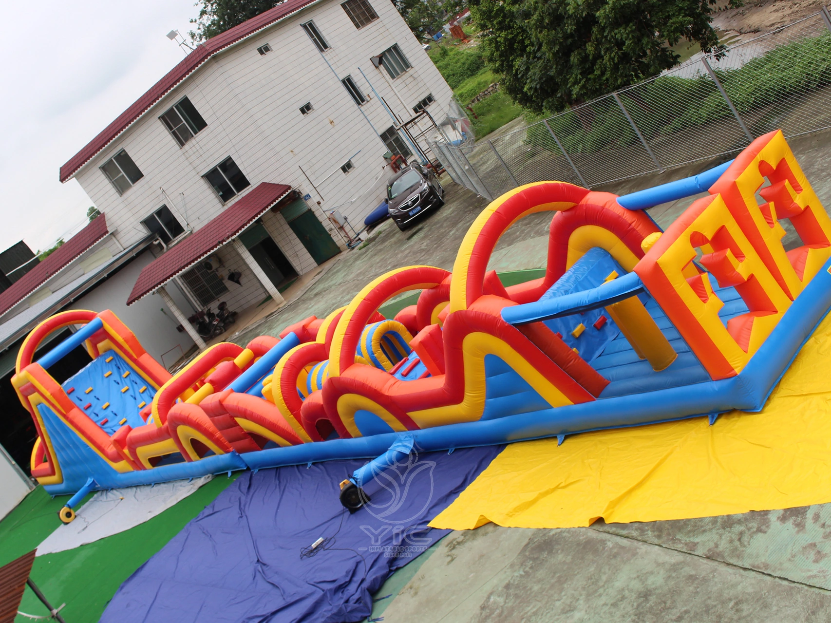 Big obstacle course bounce house product photo 3