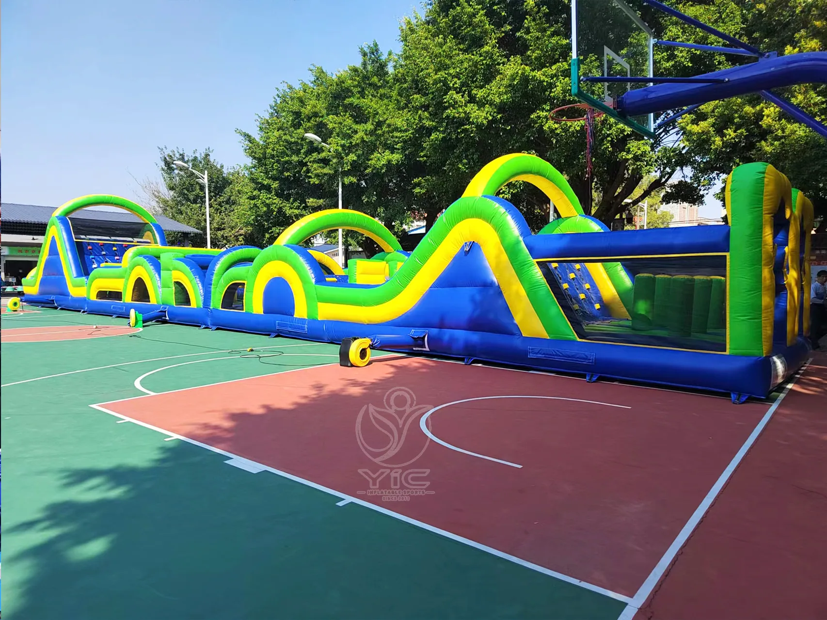 Inflatable Obstacle Run, a commercial inflatable obstacle run by YIC Inflatable Sports
