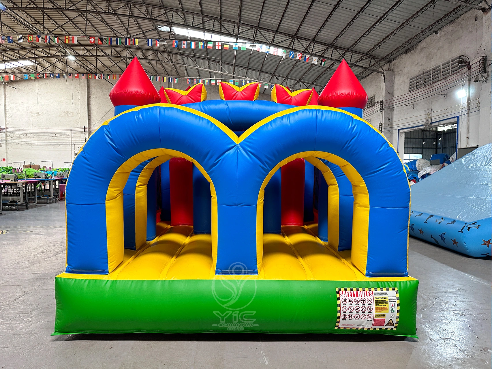 Red and blue obstacle course product photo 4