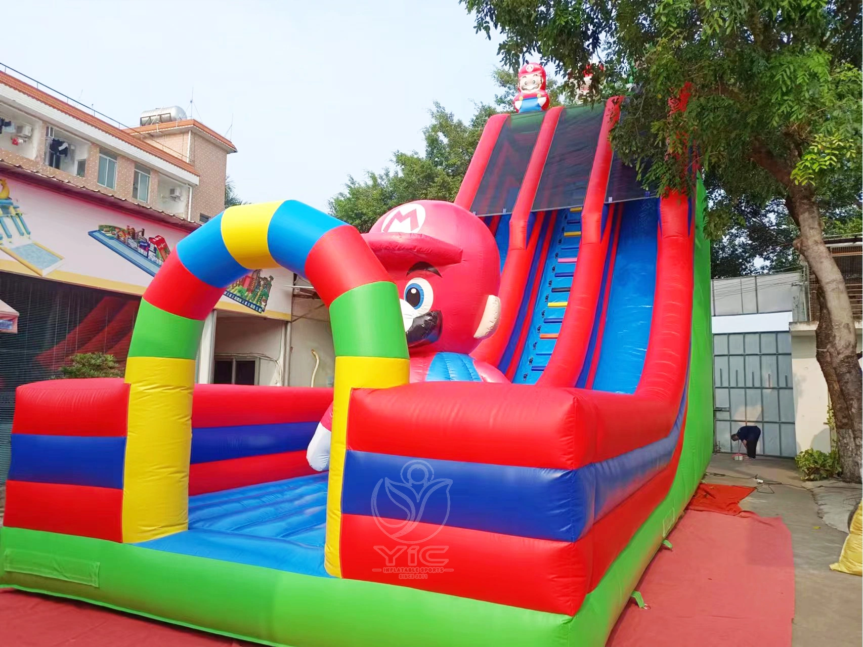Super mario inflatable slide product photo 3