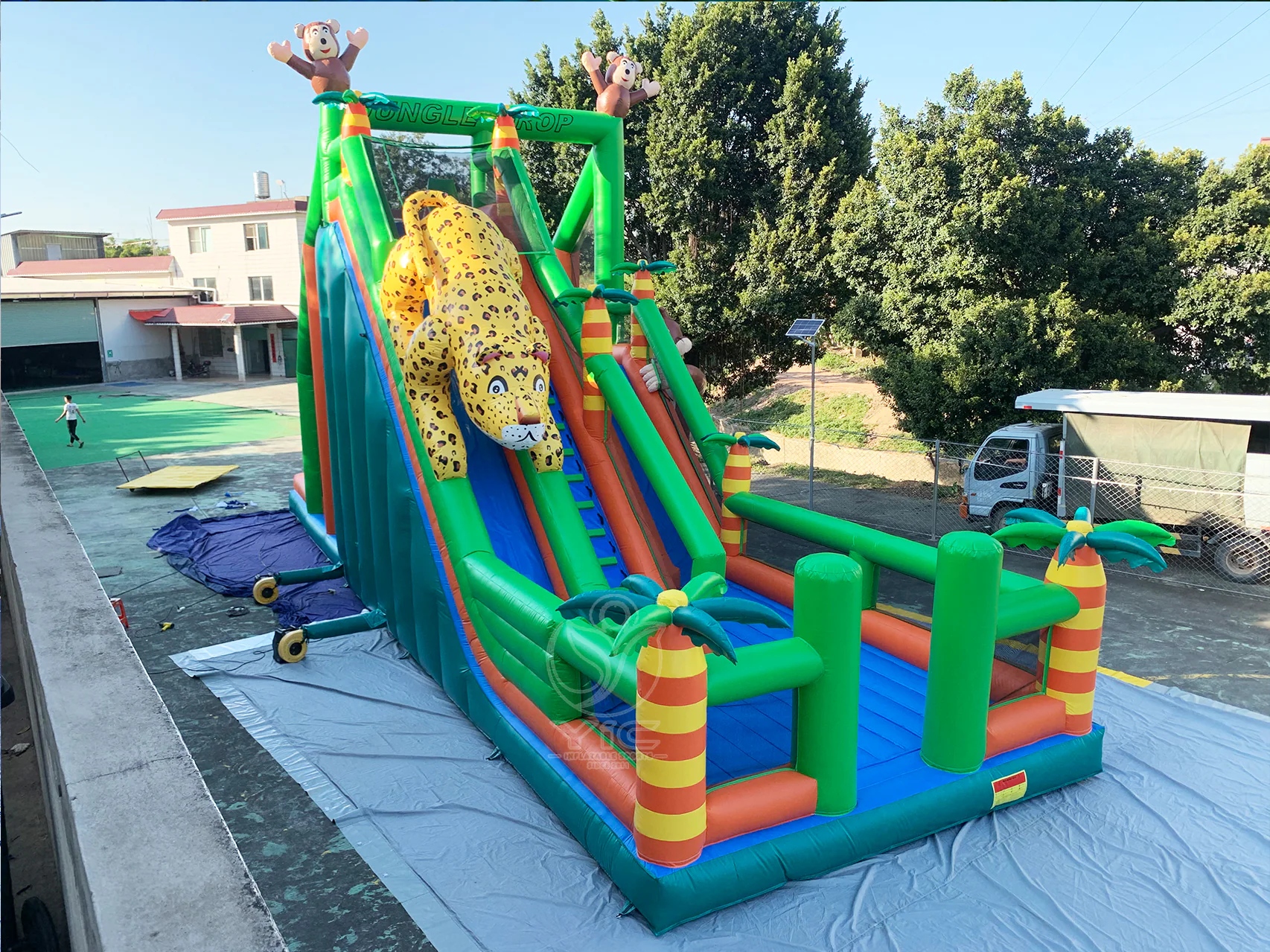 Inflatable jungle slide product photo 5