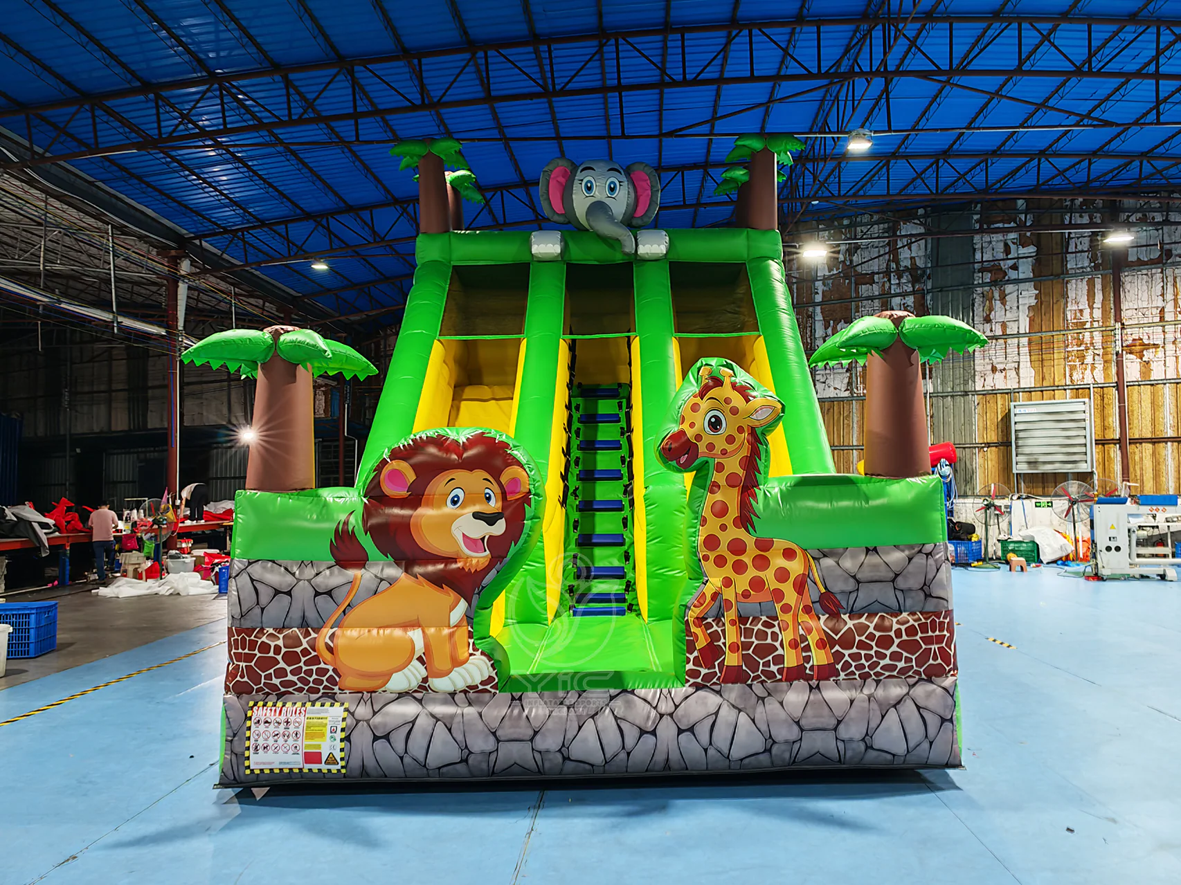 Safari bouncy castle product photo 3