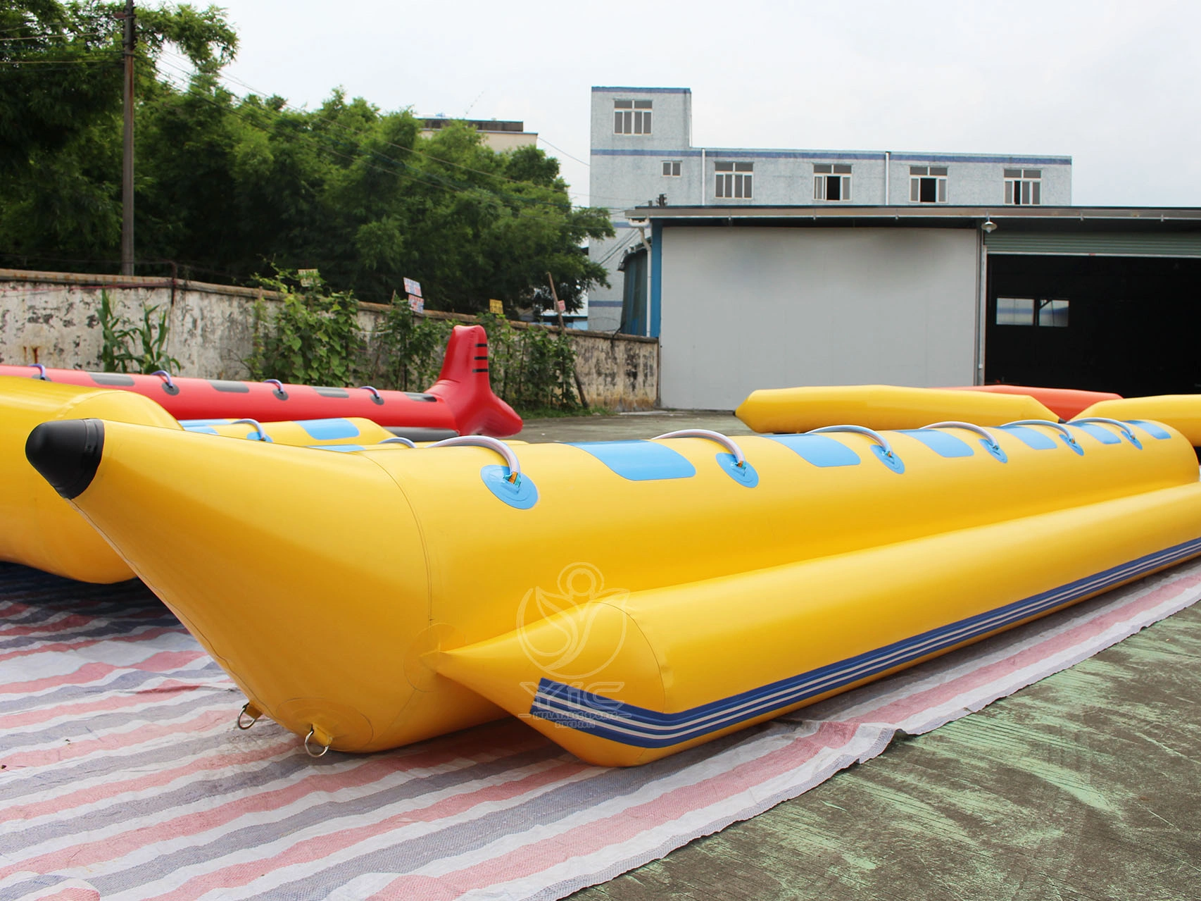 Blow up banana product photo 4