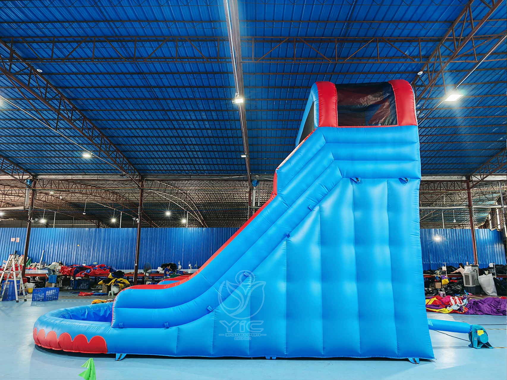 Double water slide with splash pool product photo 4
