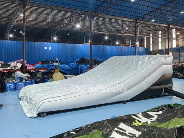 commercial inflatable stunt landing airbag ramp MTB BMX extreme sports equipment by YIC factory